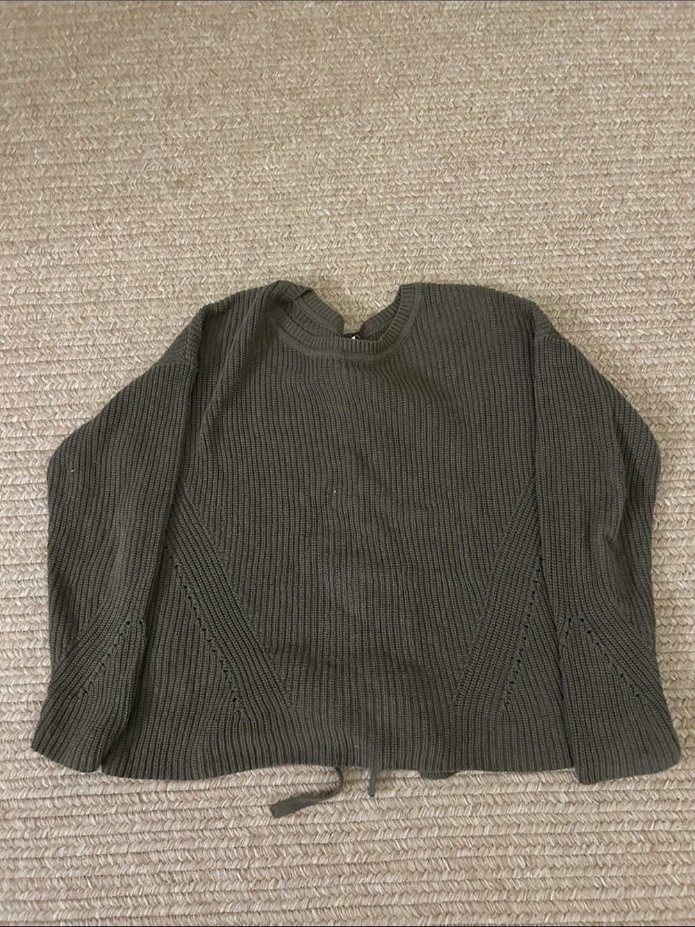 Lucky Brand size m ribbed knit sweater, olive green, metal grommet lace up back